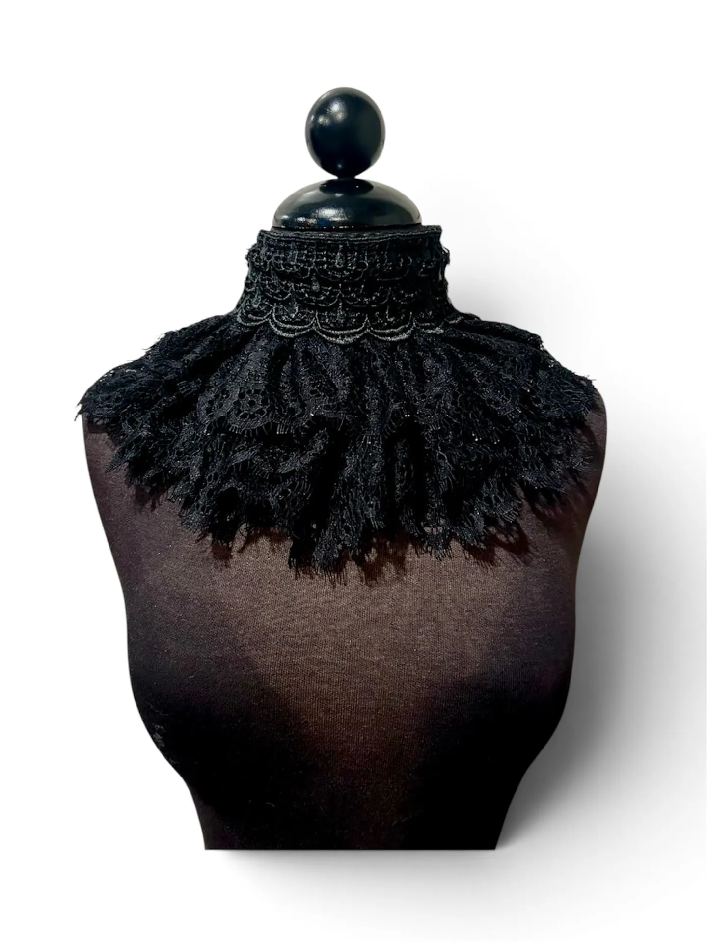 Black lace neckpiece